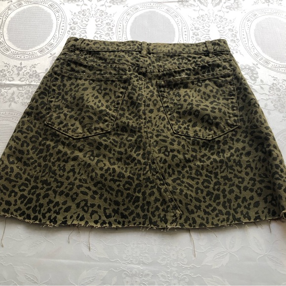 Zara Olive Green Animal Print Leopard Mini Jeans Denim Skirt Women’s Size M - Picture 15 of 16